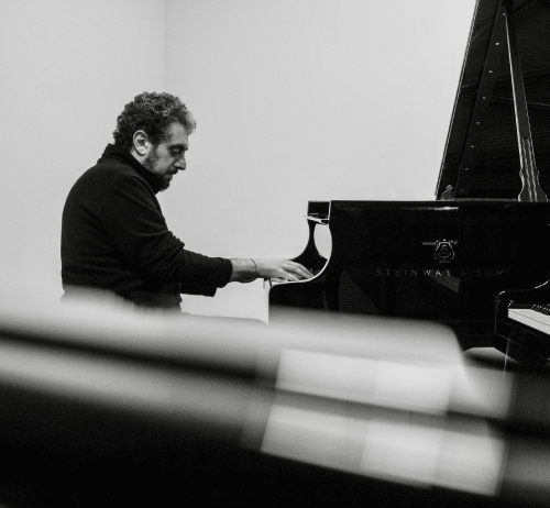 ELIE MAALOUF PROFESSEUR DE PIANO CHEZ MELODIVERS CONSERVATOIRE ORIENTAL A PARIS